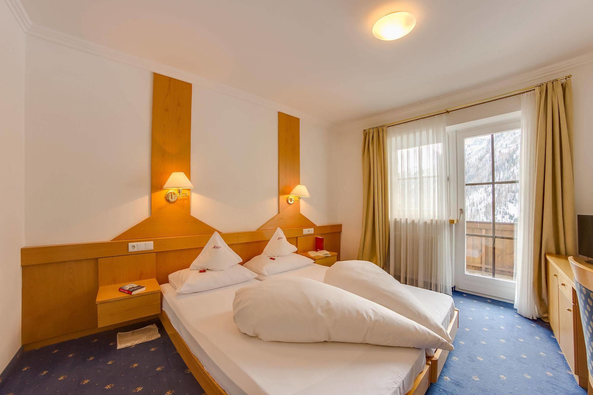 Hotel Berger Superior 리바 디 투레스 외부 사진
